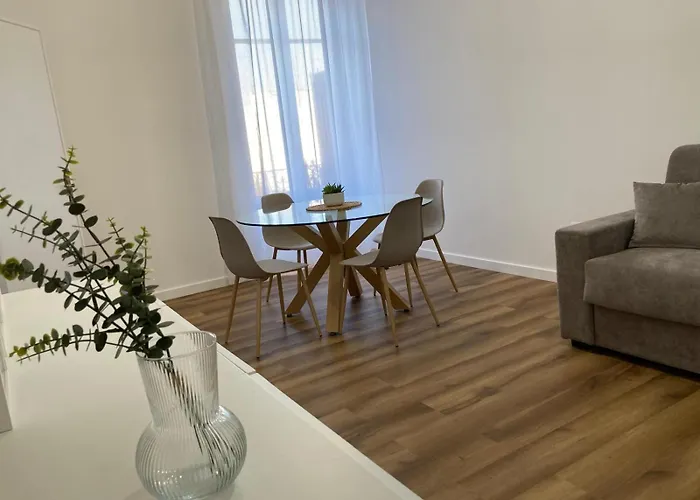 Dante 23 Nyaraló Avola